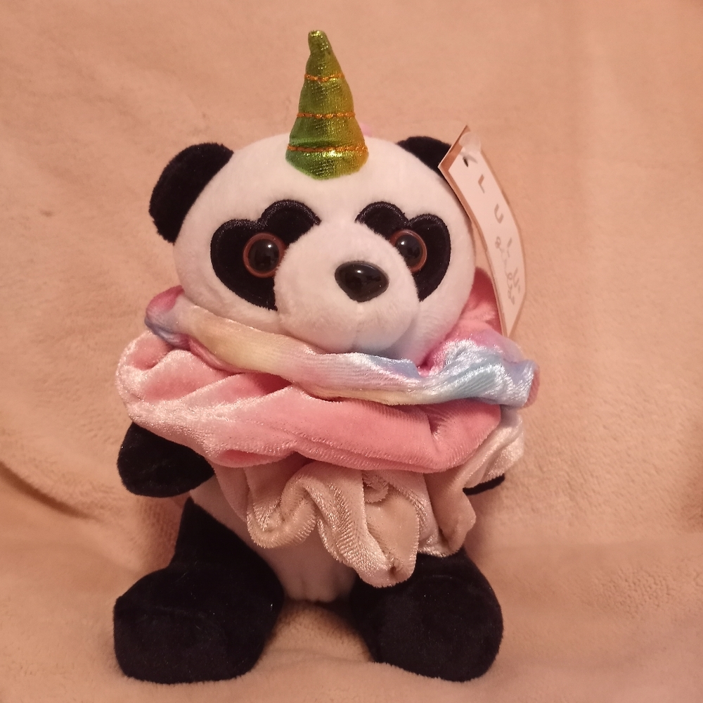 Pandacorn with 3 hair ties.